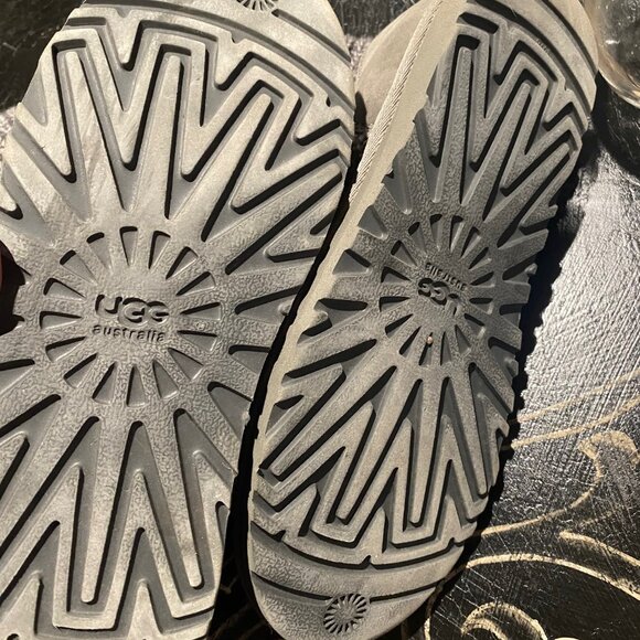 UGG Knit Boots - Picture 5 of 5